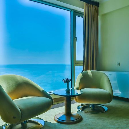 Castello Mare All Inclusive Resort Batoemi Buitenkant foto