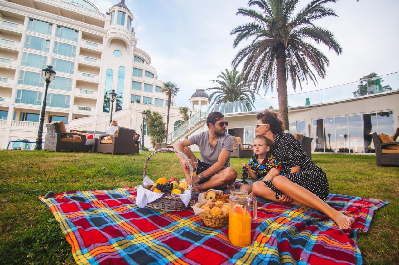 Castello Mare All Inclusive Resort Batoemi Buitenkant foto